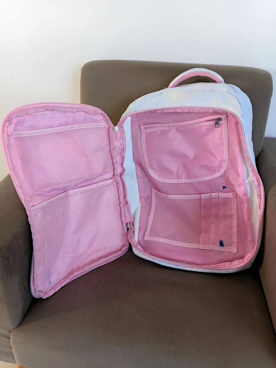 Kit com 2 Mochilas Usadas - Bom Estado e Ótimo Custo-Benefício - Foto 3