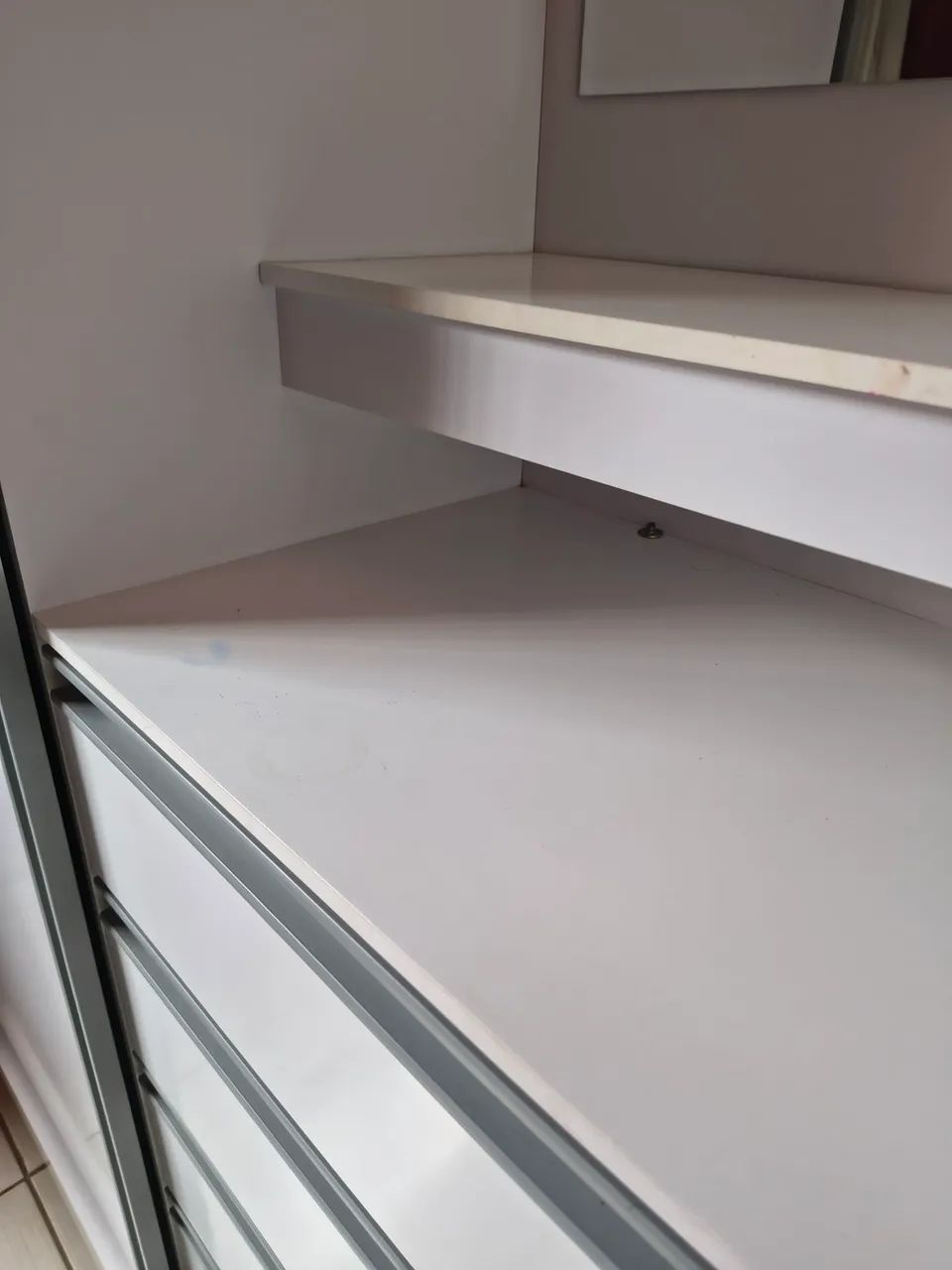 Guarda roupa capelinha com espelho - Foto 2