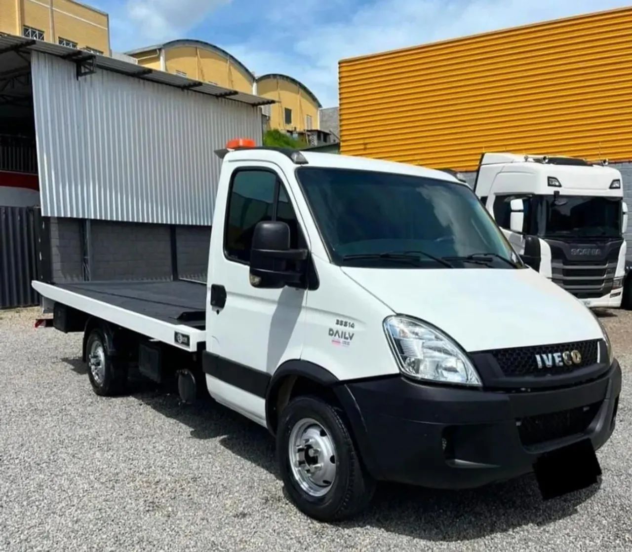 Iveco Daily 35s14 Plataforma 2015 - Foto 2