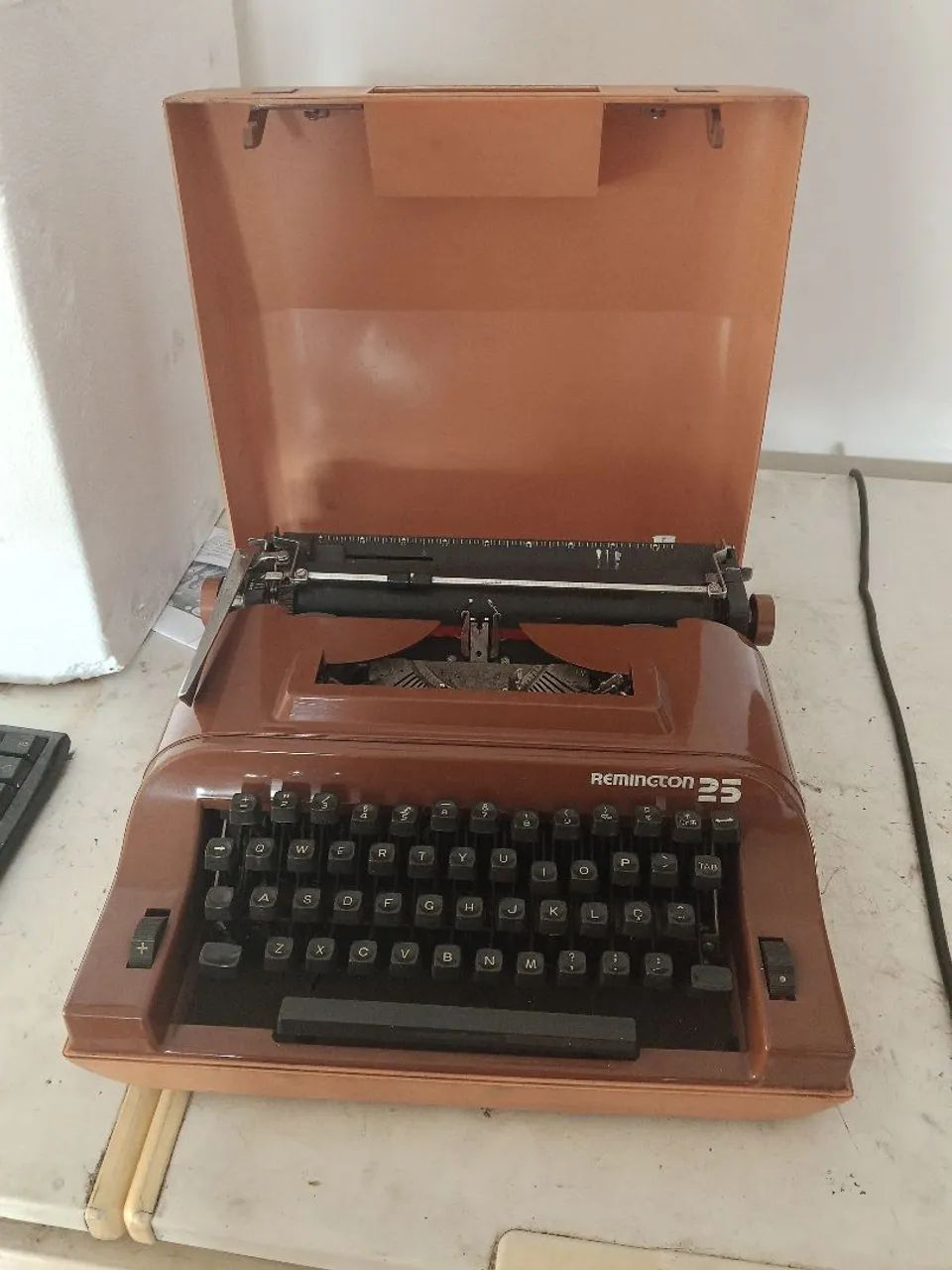 Máquina de datilografia 421229819394140161