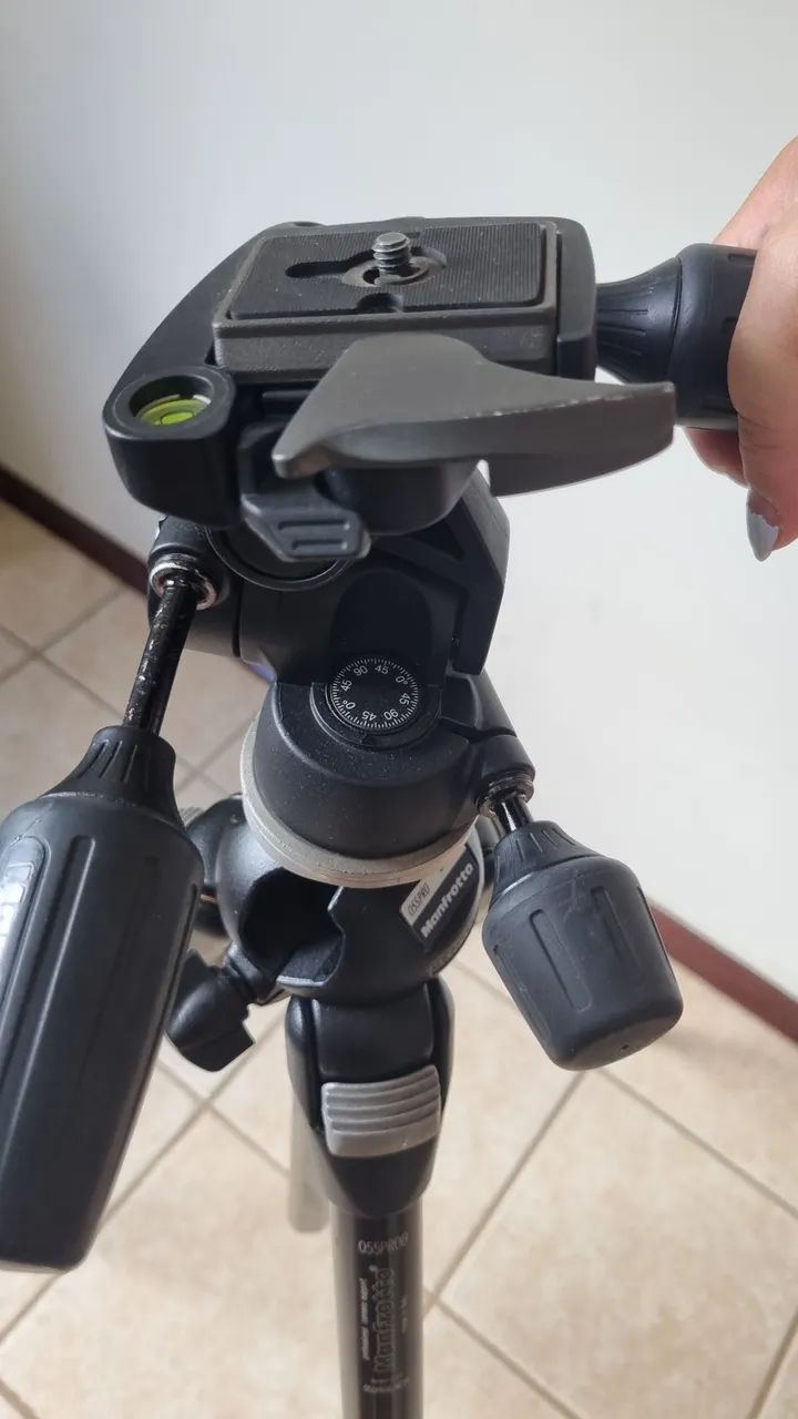 Tripé manfrotto 055pro - Foto 4