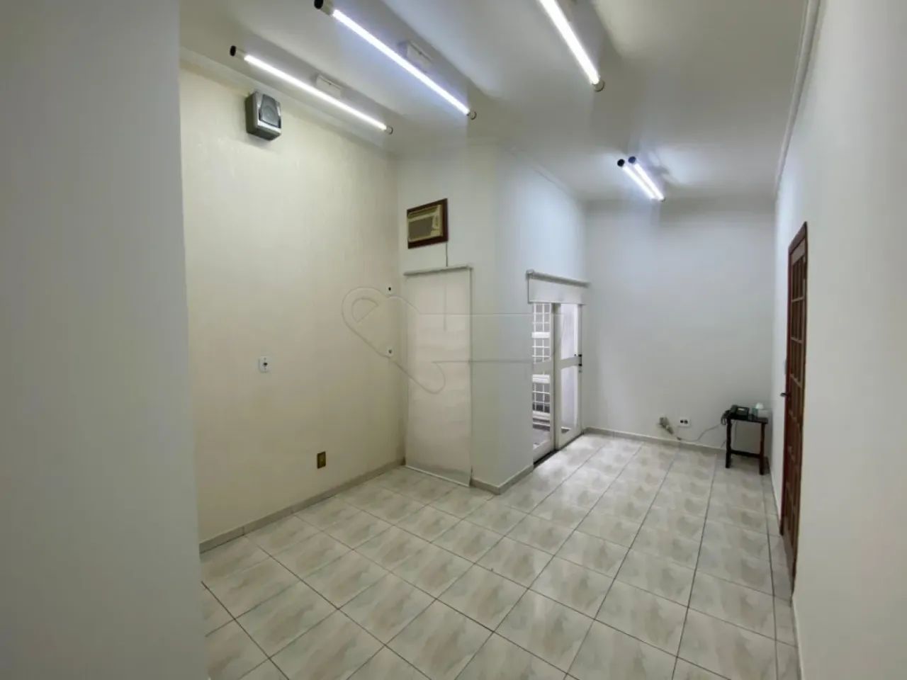 Sala Comercial Com 1 Banheiro Para Locação No Centro De Limeira/Sp - Foto 3