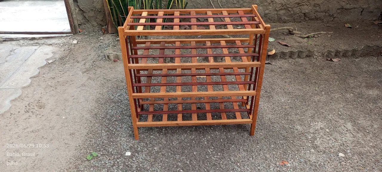 Vendo Sapateira Multiuso em Madeira 
