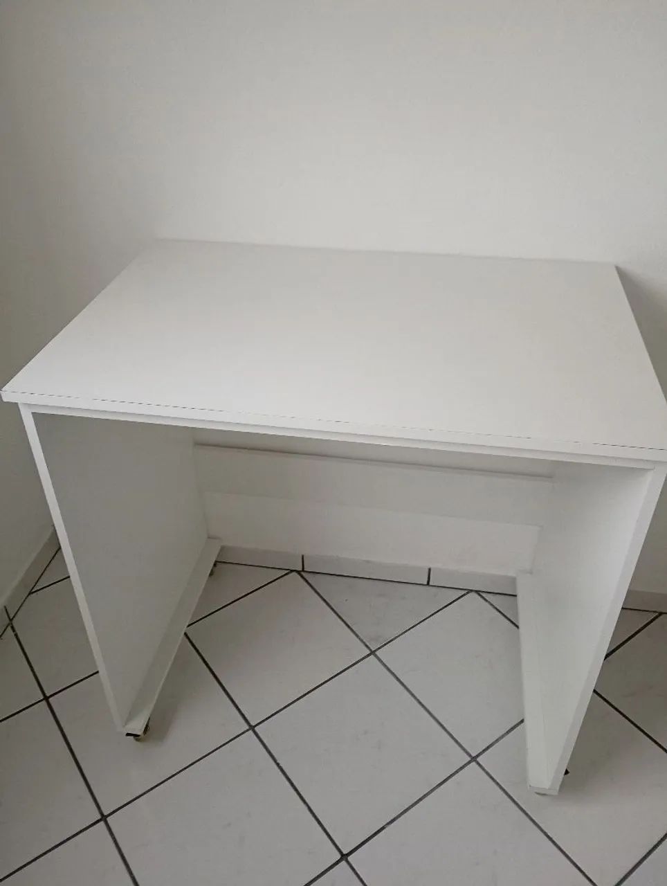 Escrivaninha em MDF