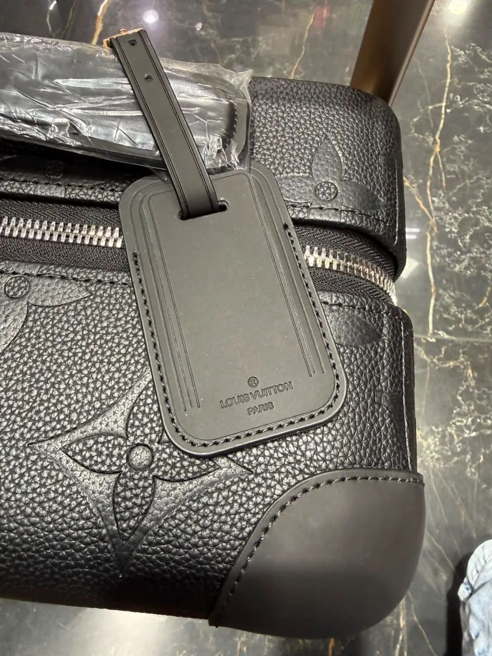 Mala em couro linha clone louis vuitton impecavel  - Foto 3