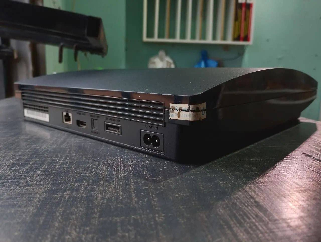 Ps3 com 17 jogos e 4 controles - Foto 3