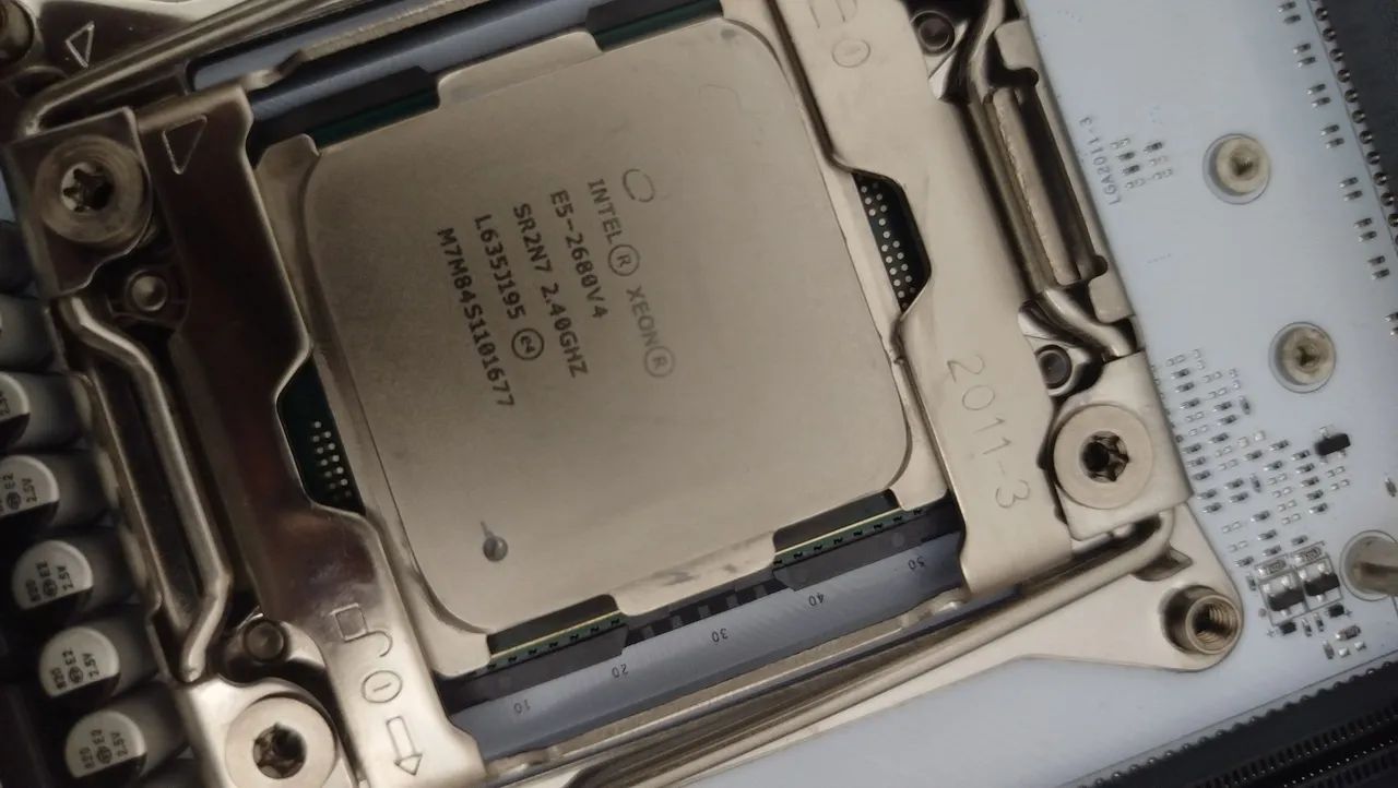 KIT XEON 2680V4 + MODULO TPM - Foto 2