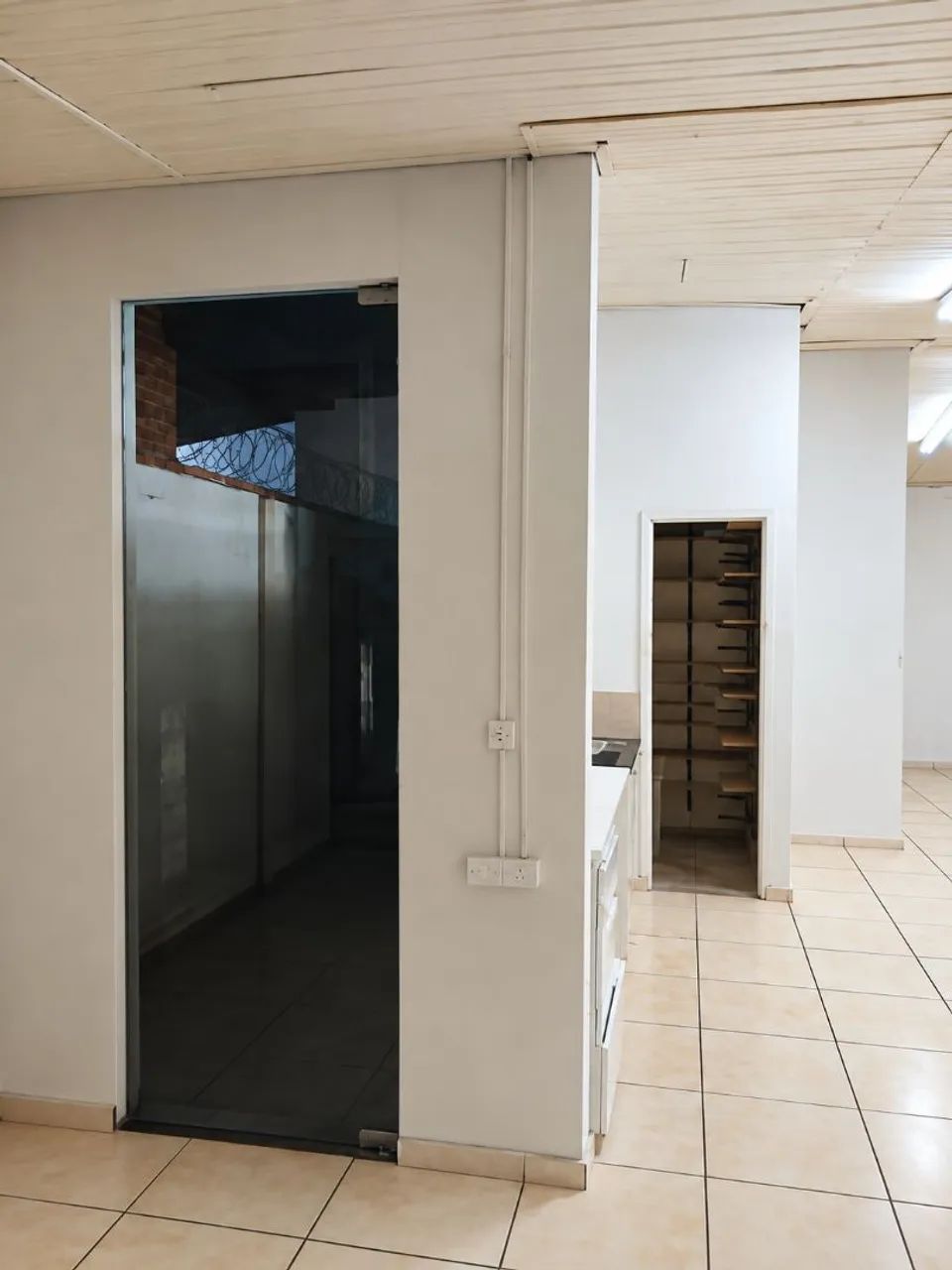ALUGA-SE PONTO COMERCIAL - PARTICULAR - Foto 5