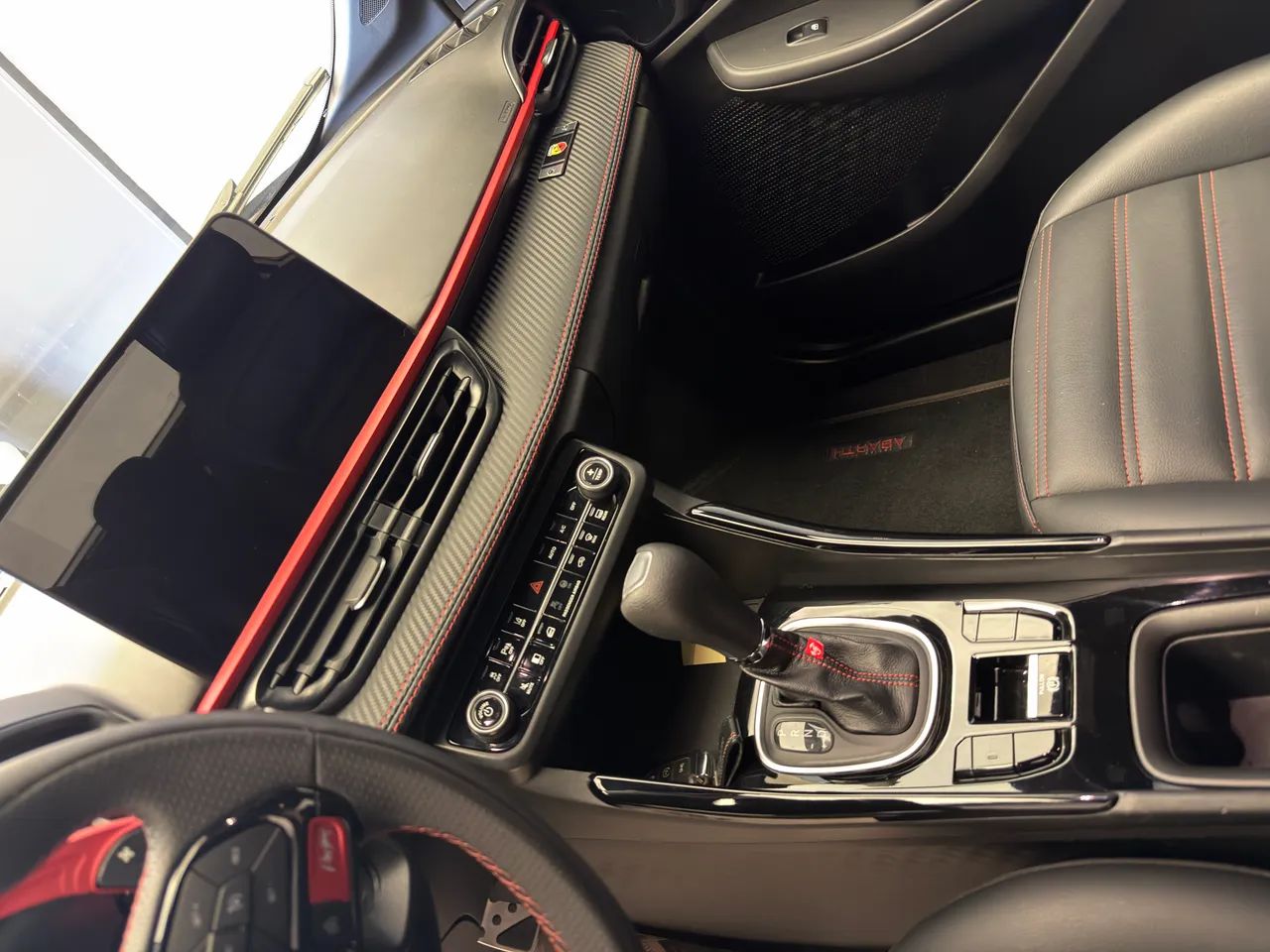 Fiat Fastback Abarth Turbo Flex 1.3 Aut. 2025 - Foto 4