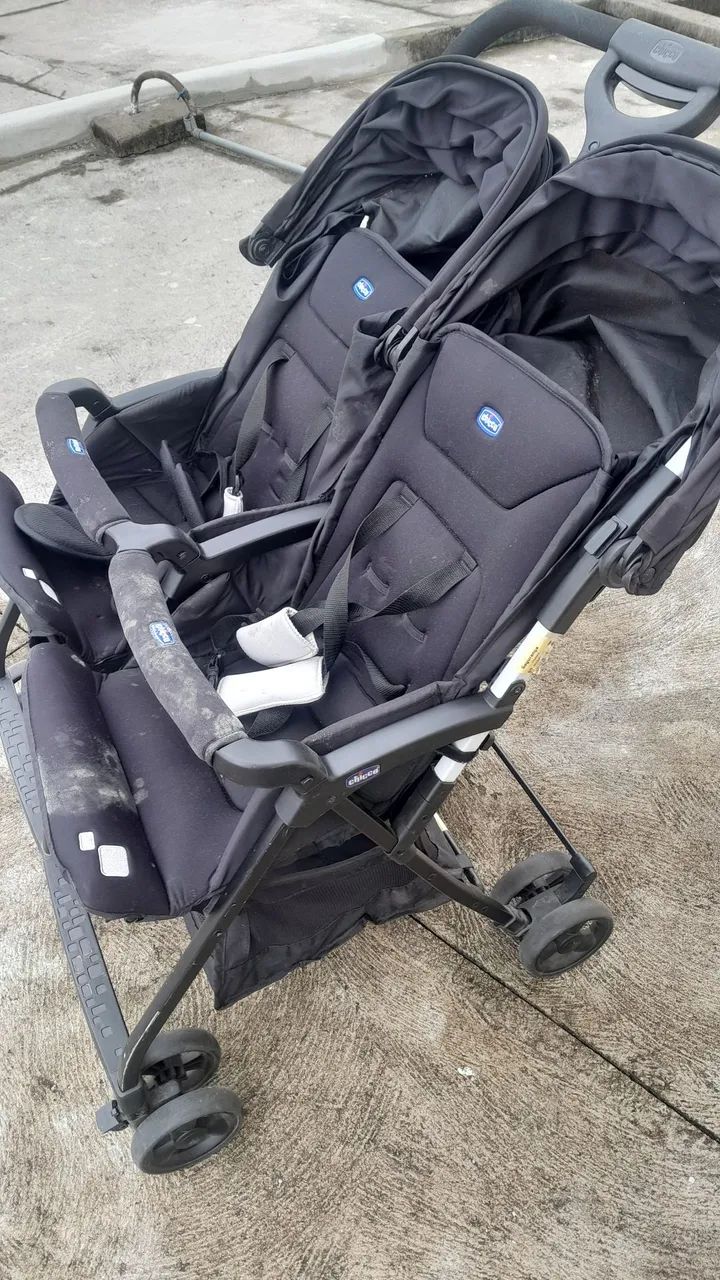 Carrinho duplo de bebe chcco - Foto 3