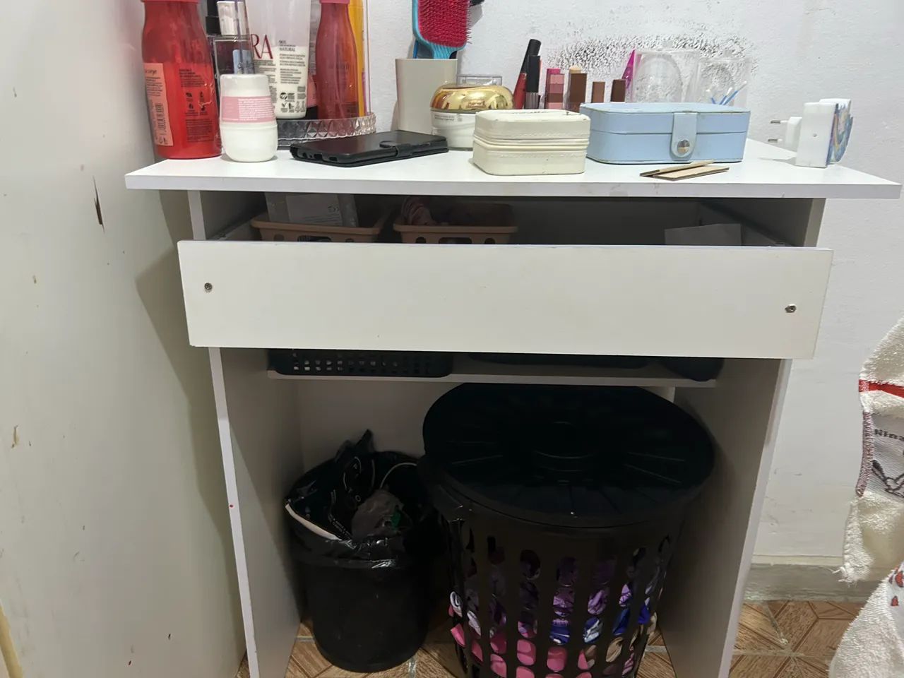 Mesa estudo/ penteadeira 