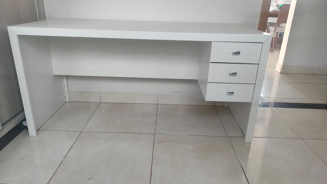 Mesa de escritório com 3 gavetas - Foto 2