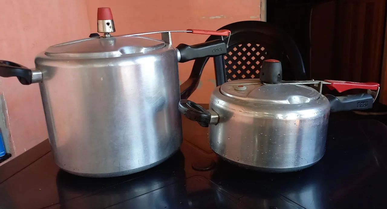 2 panelas de pressão 