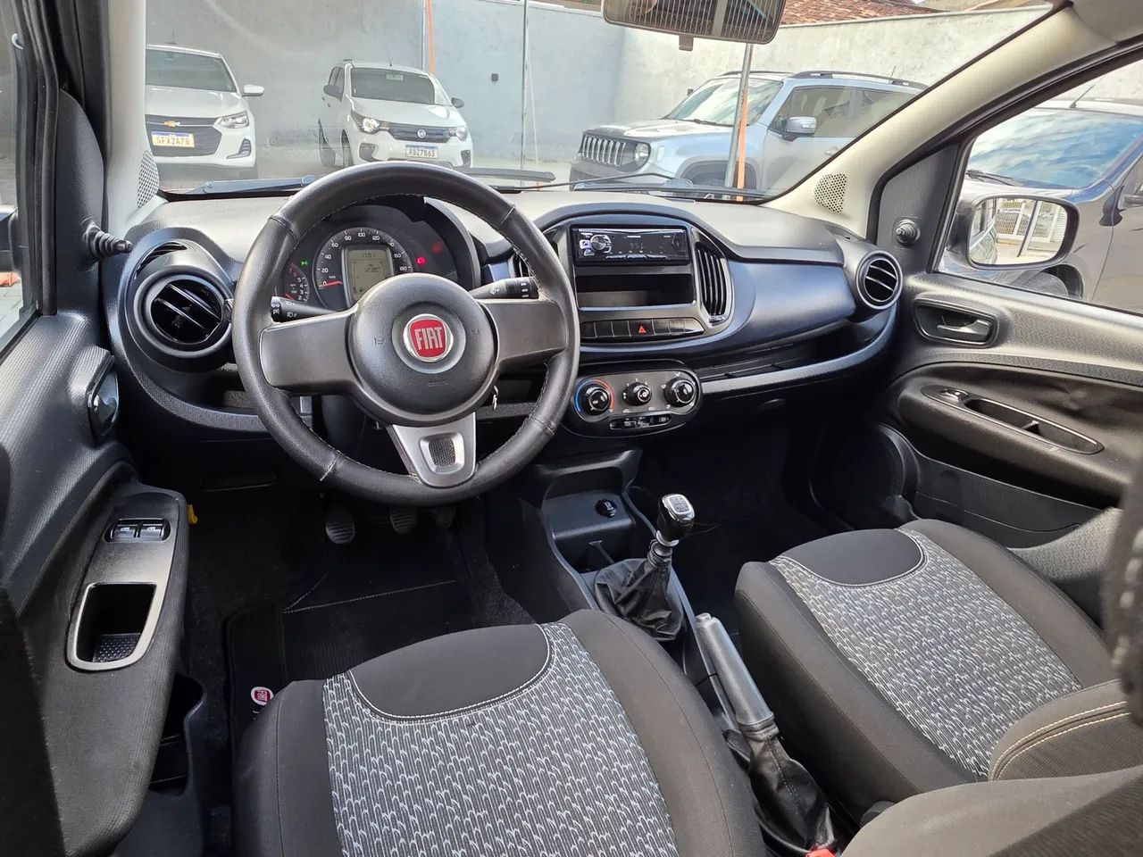 Fiat Uno Attractive 1.0 EVO Fire Flex 8V 5P 2021 - Foto 5