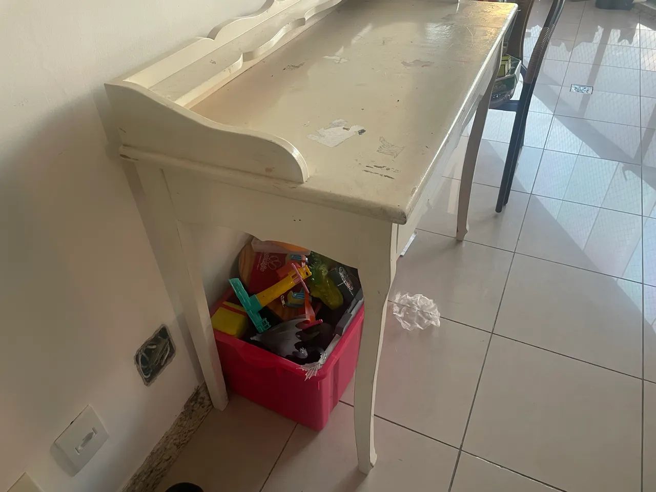 Escrivaninha em Madeira Maciça. - Foto 2