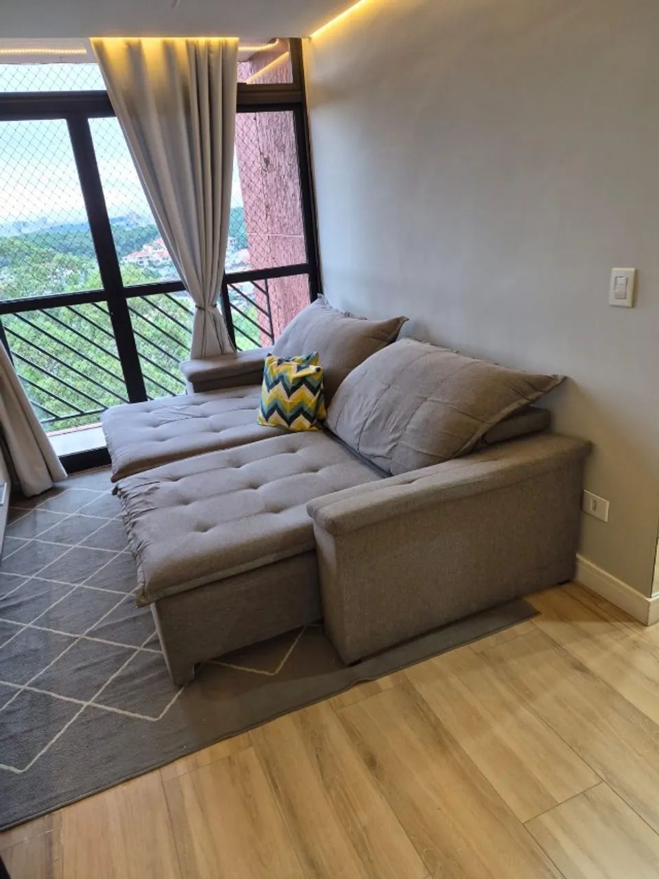 Sofá Retrátil  Cinza de linho - 2,40m - Conforto e Ótimo Estado!