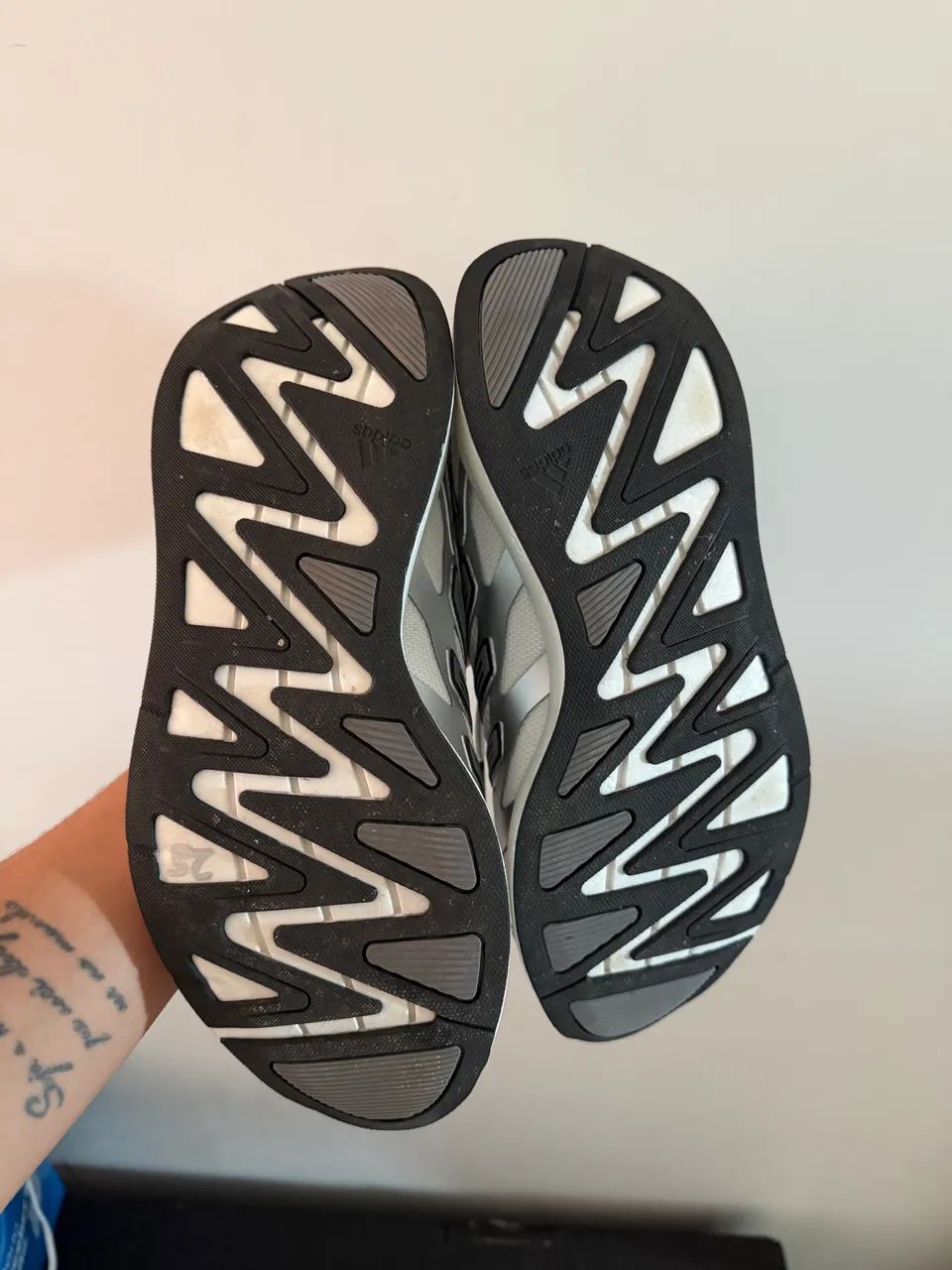 Tênis ADIZERO corrida - Foto 5