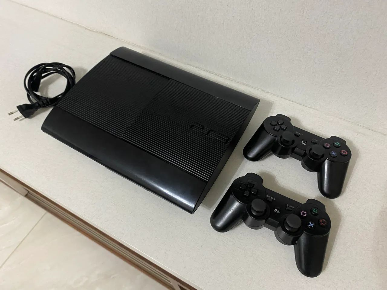PlayStation 3 (PS3) super slim desbloqueado 