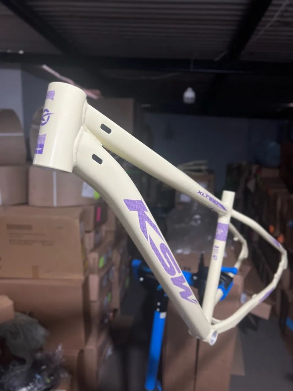 QUADRO DA KSW NOVO COR BEGE COM ROXO - Foto 4