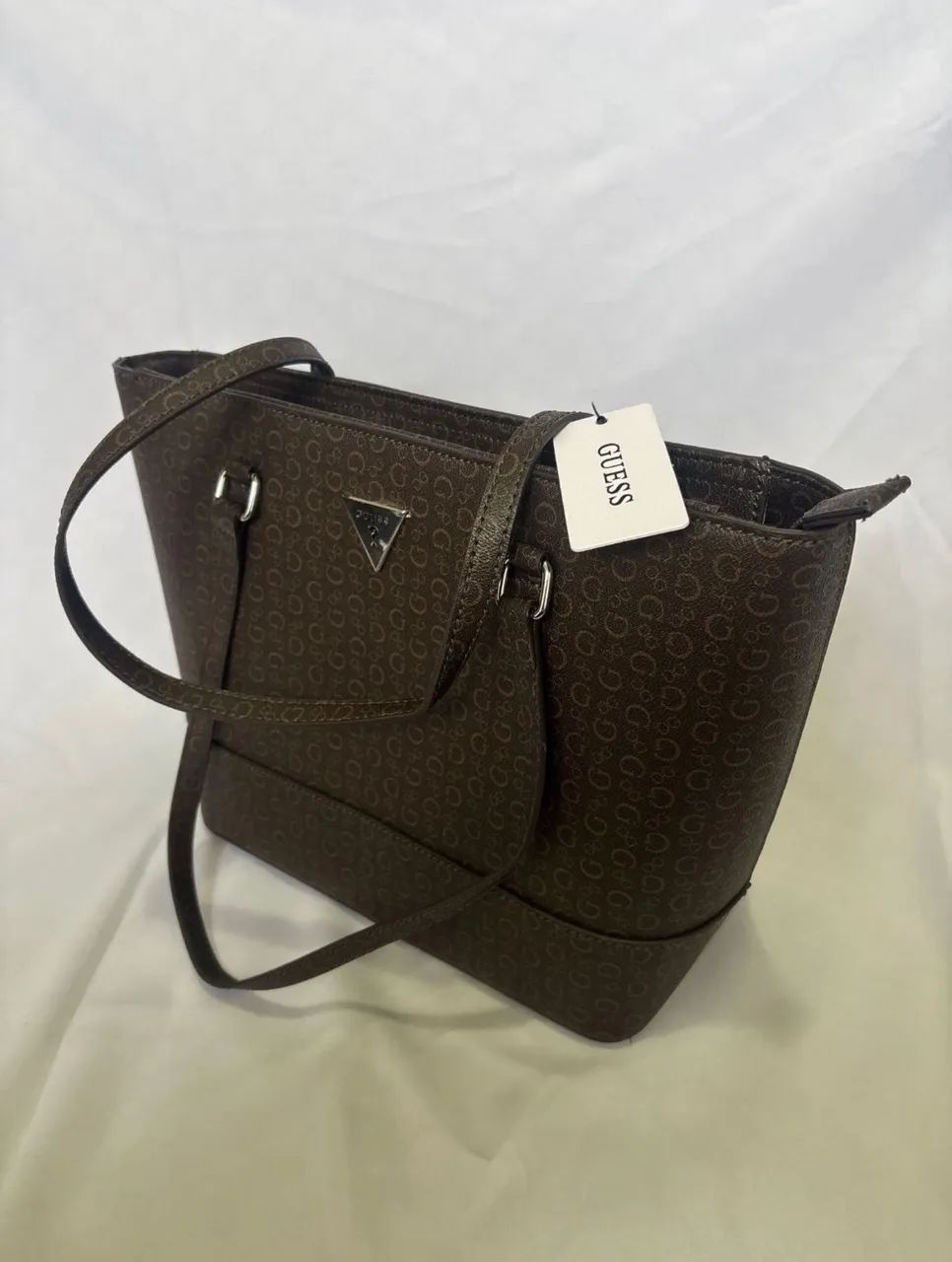 Bolsa Tote Guess Monograma marrom 