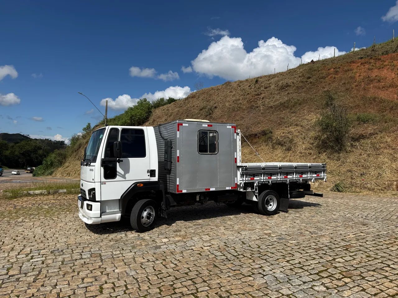 CAMINHÃO CABINE SUPLEMENTAR E CARROCERIA FORD CARGO 816 ANO 2017 - Foto 4