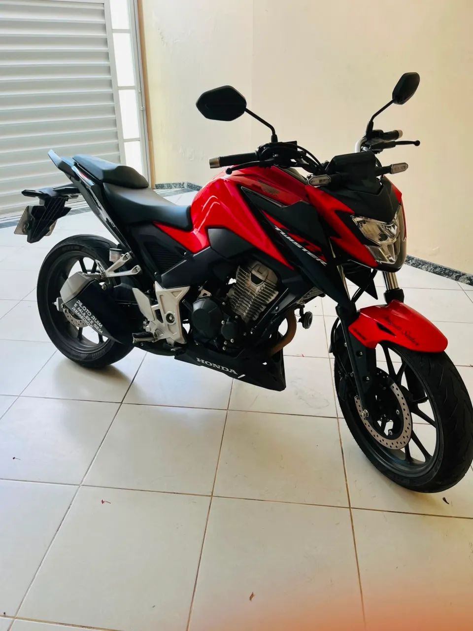Cb 300f  super nova com baixo km - Foto 2