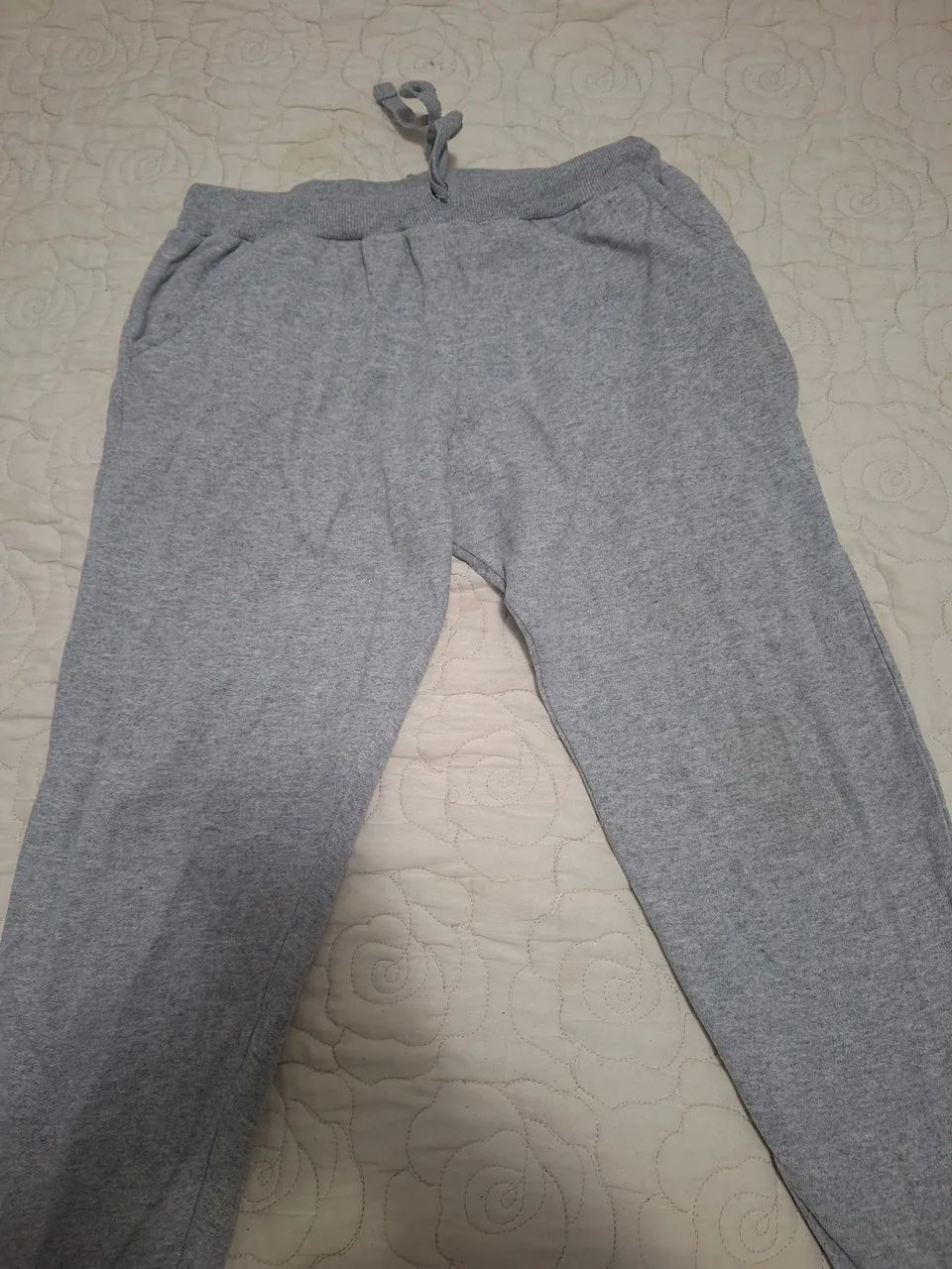 Calça de moleton tam. 10 usada