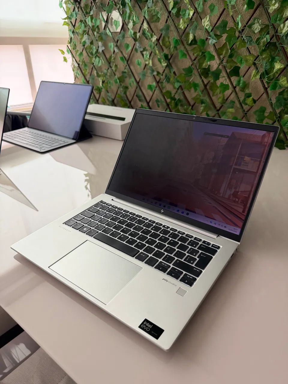 HP EliteBook 840 inch G11  - Foto 2