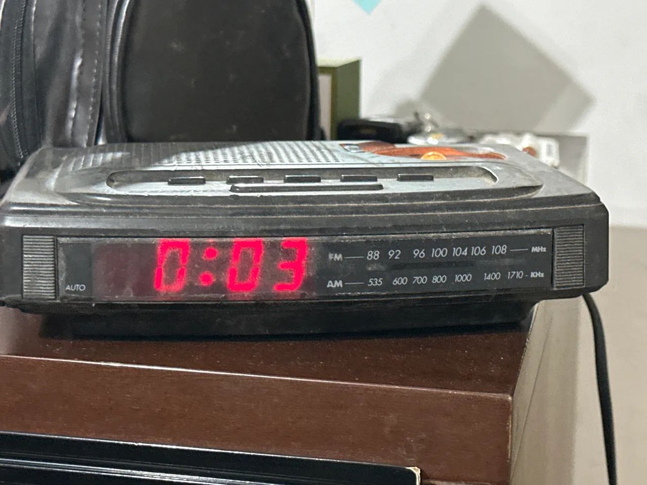 Rádio relógio semivox digital colecionável funcional