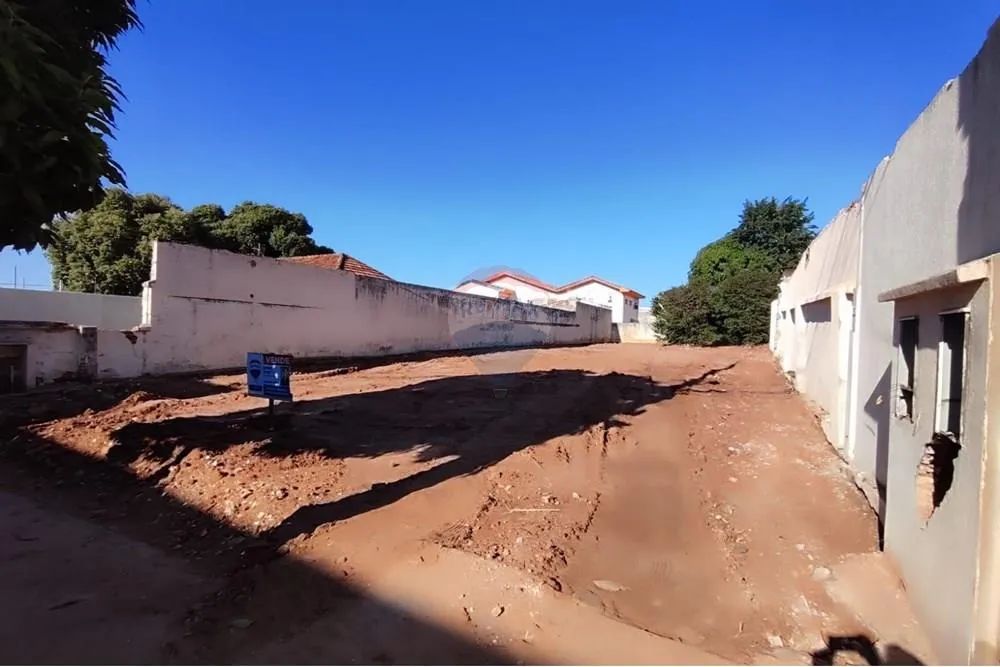 Terreno no centro da cidade de Lins-SP - R$ 690.000,00