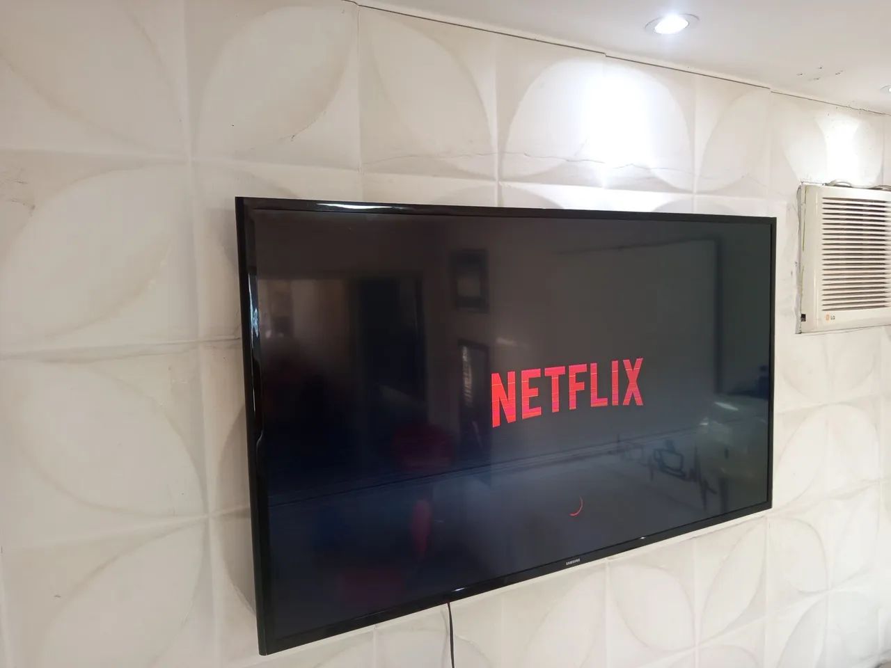 VENDO TV Samsung SMART 48 polegadas com detalhe  - Foto 3