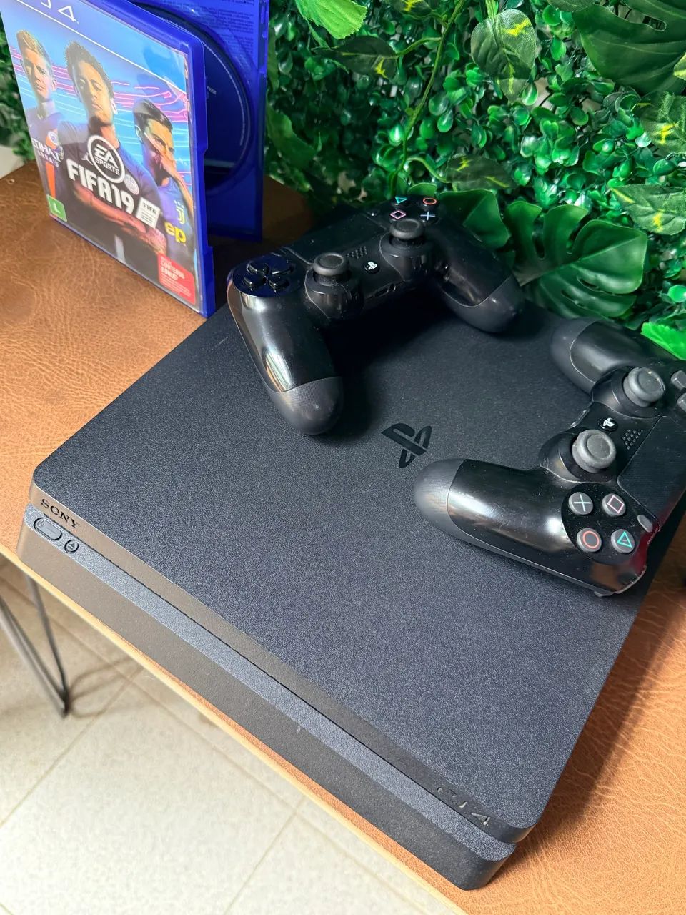 PlayStation 4 - Slim 1TB