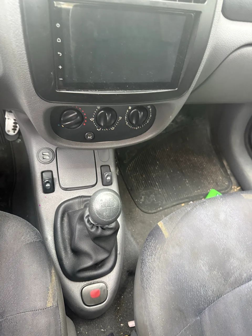 Renault Clio RN/ Expression 1.0 5P 2001 - Foto 2
