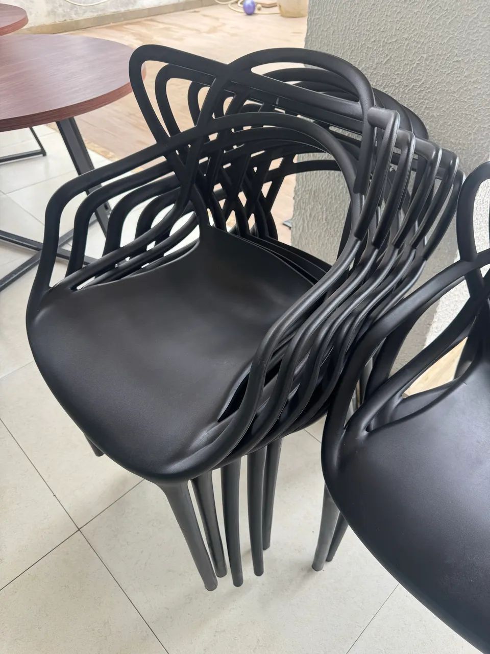 Conjunto de 2 mesas e 6 cadeiras - Foto 4
