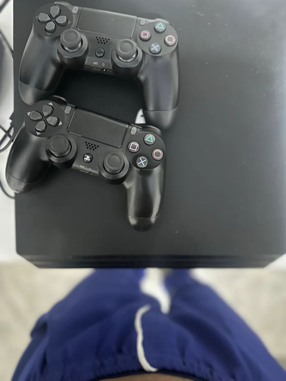 Ps4 pro 1TB - Foto 4