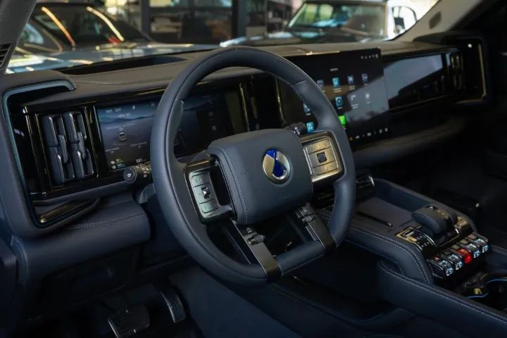 Denza B5 4WD, foto 2 de 19
