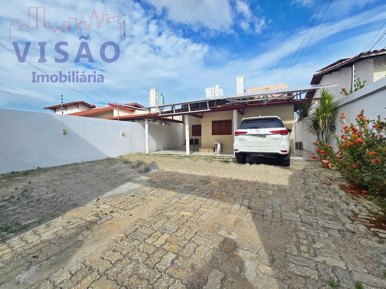 VENDE-SE ESCRITÓRIO COMERCIAL SEMI-MOBILIADO - Foto 2