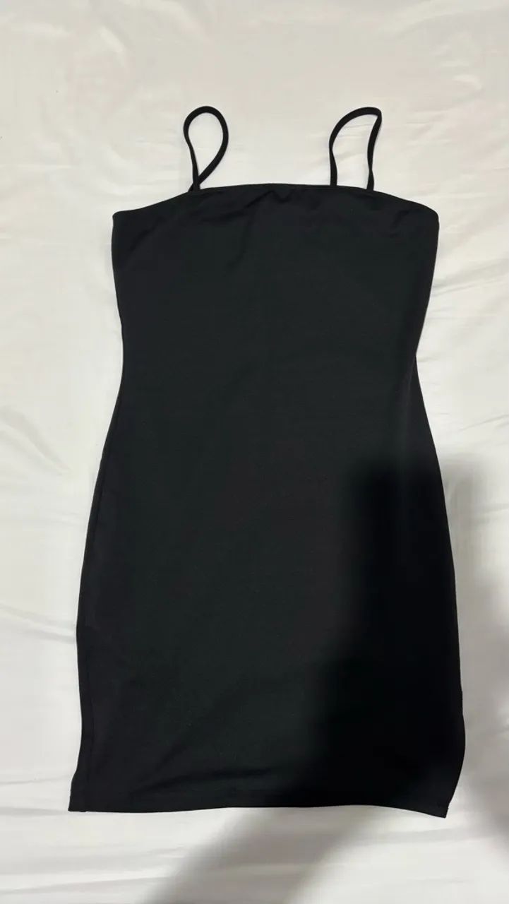 Vestido Preto de Alcinha com Fenda
