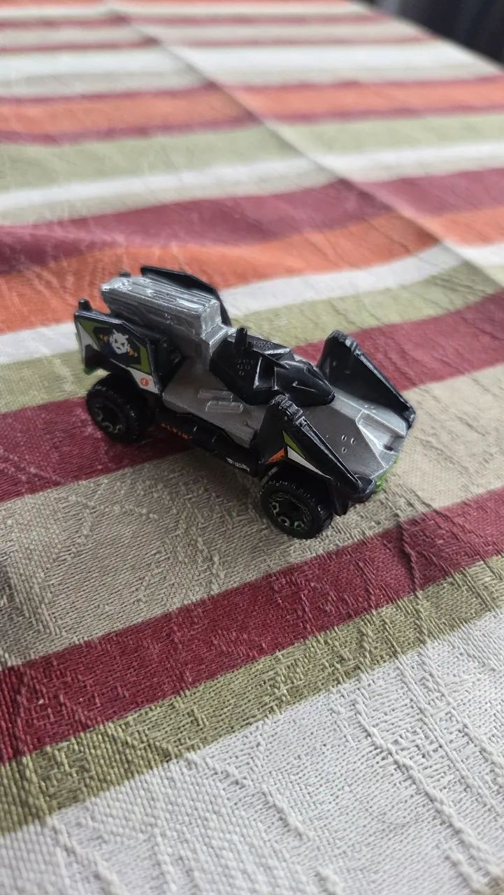 Kit 5 Carrinhos Hot Wheels - Foto 2