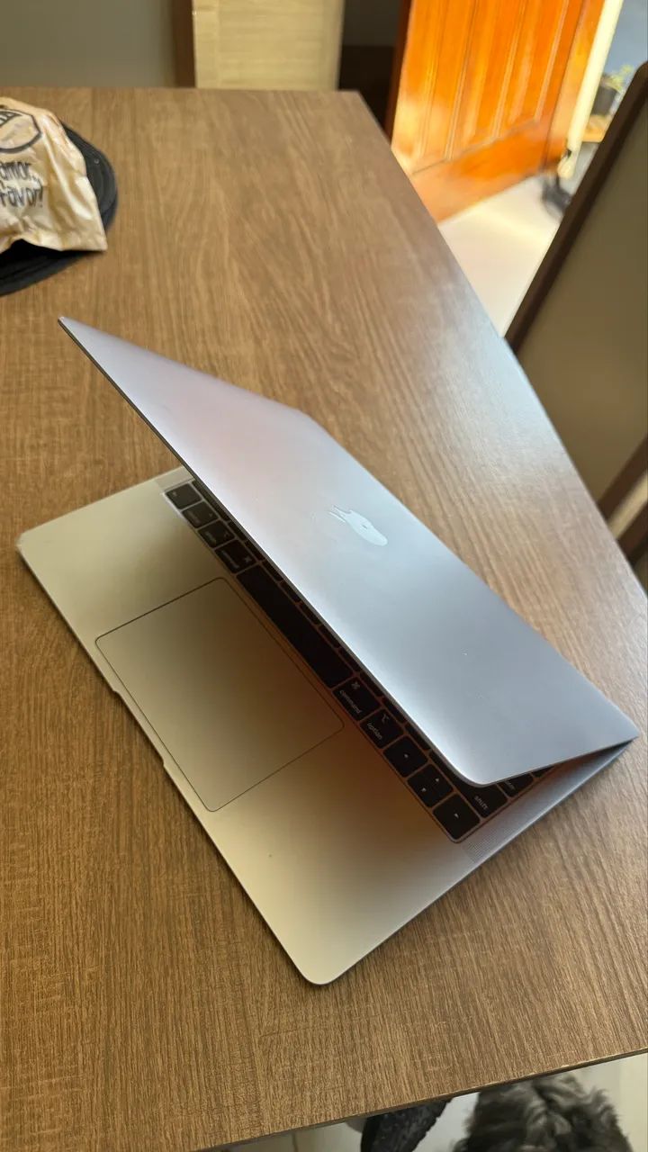 MacBook Air M1 8/256 - Foto 2
