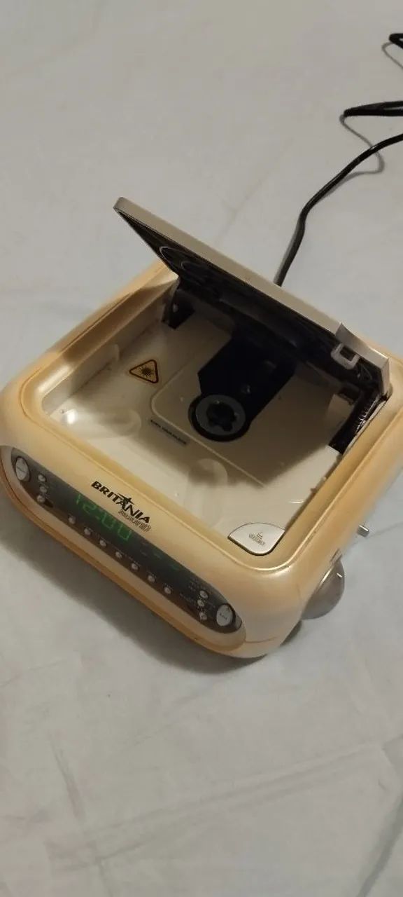 Rádio Relógio Vintage Estéreo Com CD BS 73 Britânia - Foto 5