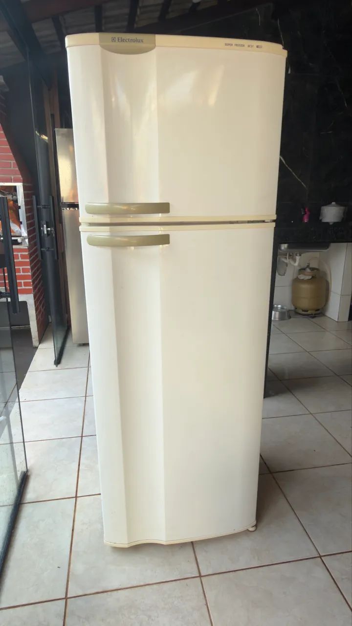 Geladeira  eletrolux 336L