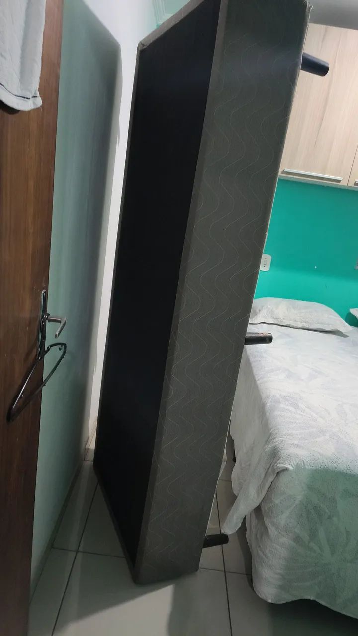 Cama box Bi partido Queen size com colchao, e colchão king size usado.  - Foto 5
