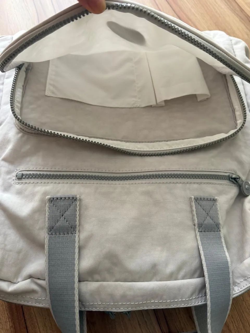 Mochila Maternidade Kipling Audrie - Grey (Cinza) - Foto 5