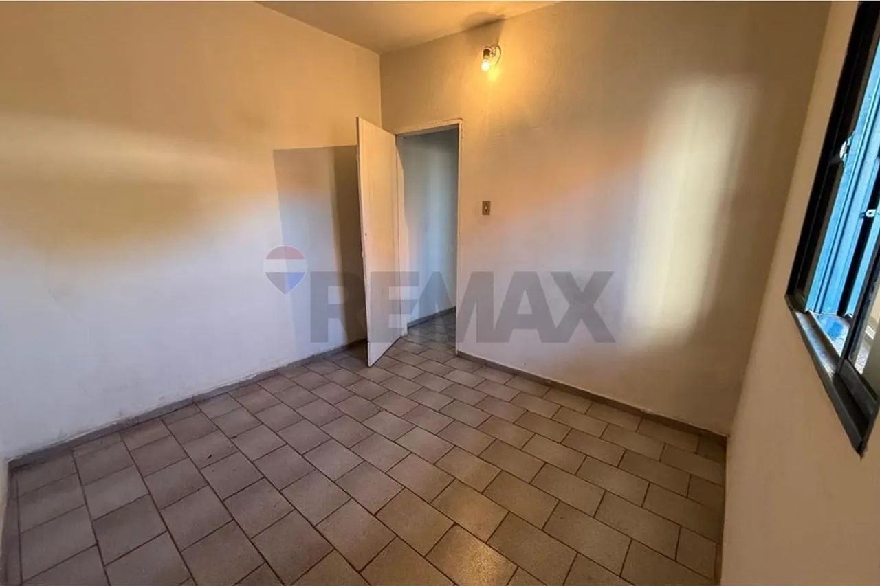 casa com 3 quartos 3 banheiros com ponto comercial