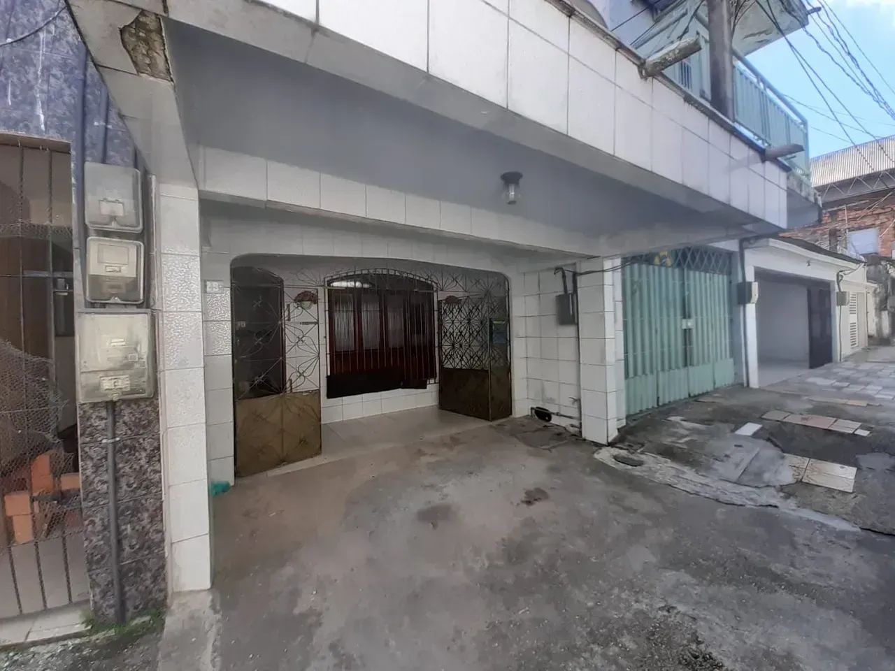 BARBADA, CASA EM VILA FECHADA DE 5/4 COM GARAGEM PRÓXIMO AO HANGAR
