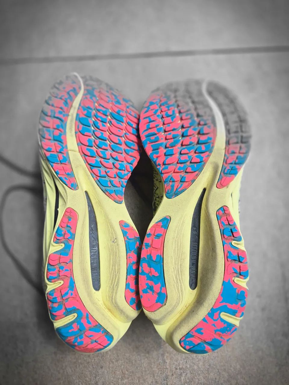  Vendo tenis de corrida Mizuno n° 43 - Foto 3