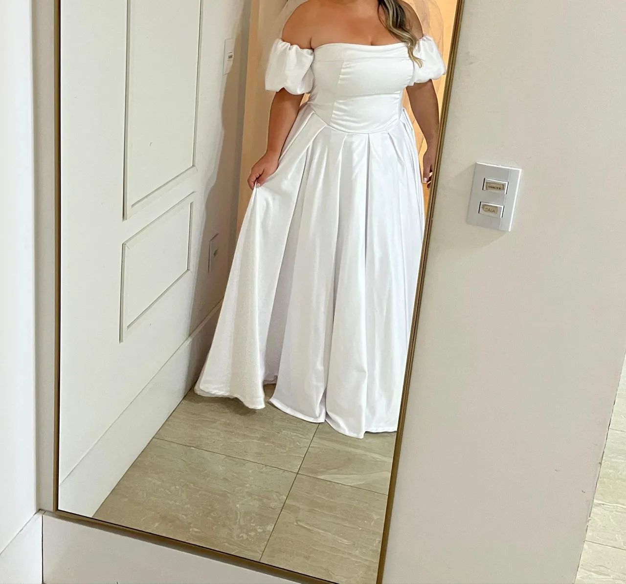 Vestido de noiva + anágua + véu 