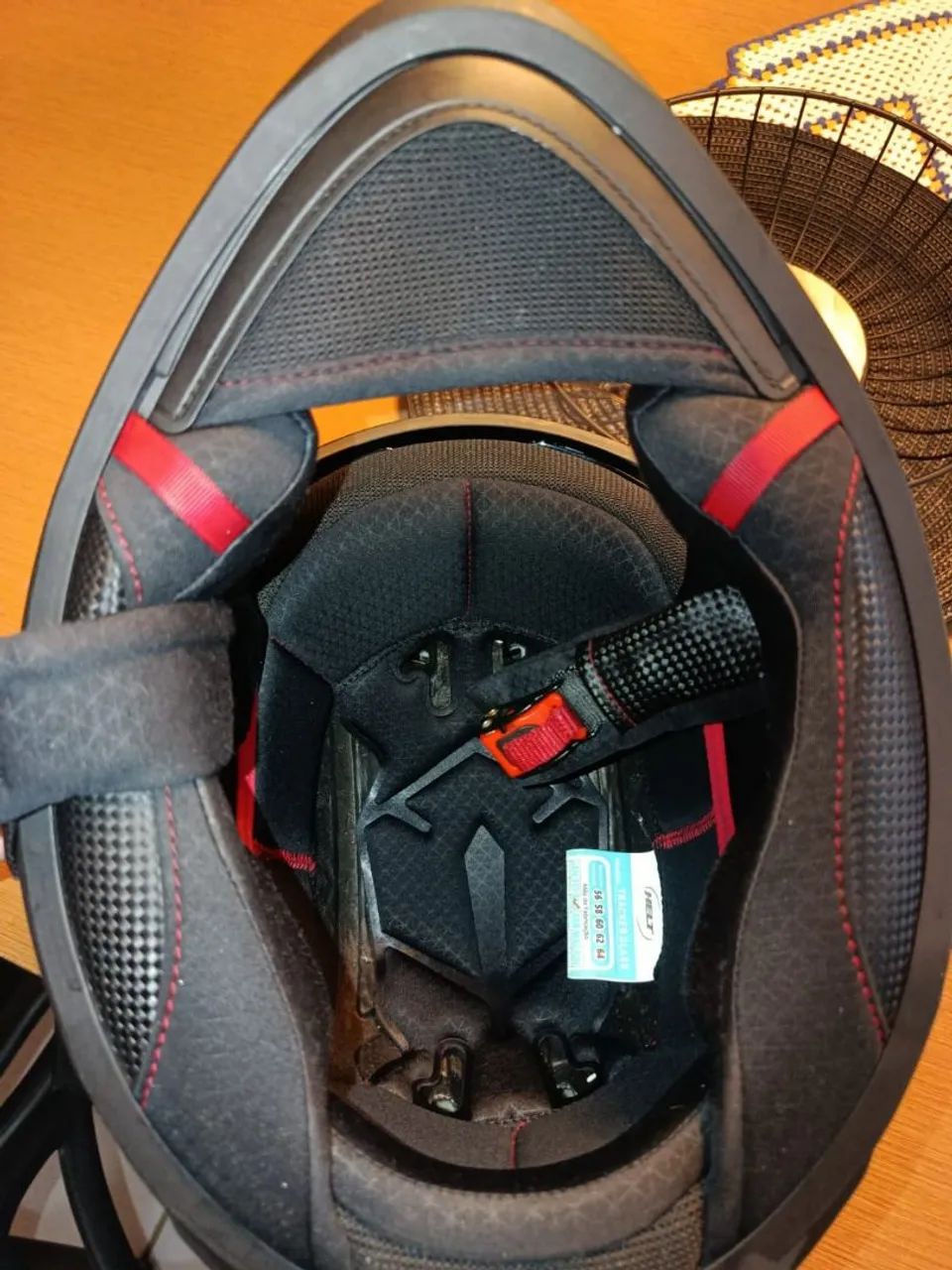 Capacete helt tamanho 62 valor 400 reais  - Foto 4