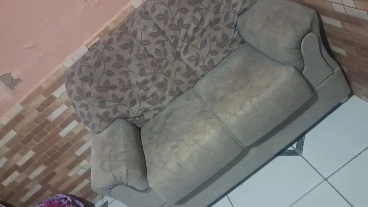 Vende-se sofá de 2 lugares  - Foto 2